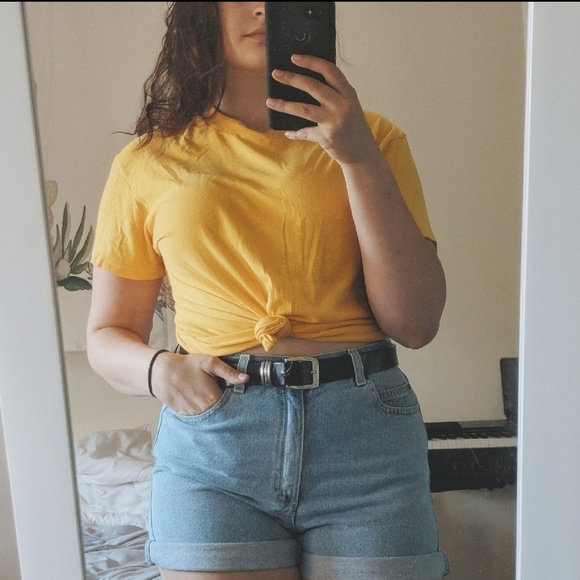 Oversized Yellow Tee - Picture 2 of 2